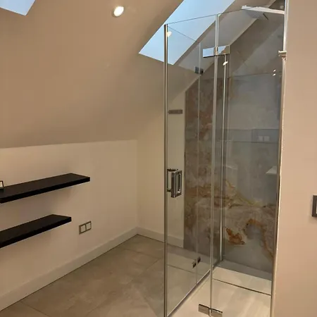 Ni Va Ta Apartment *